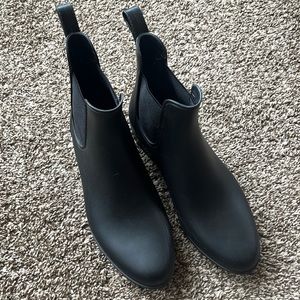 Black Rubber Boots